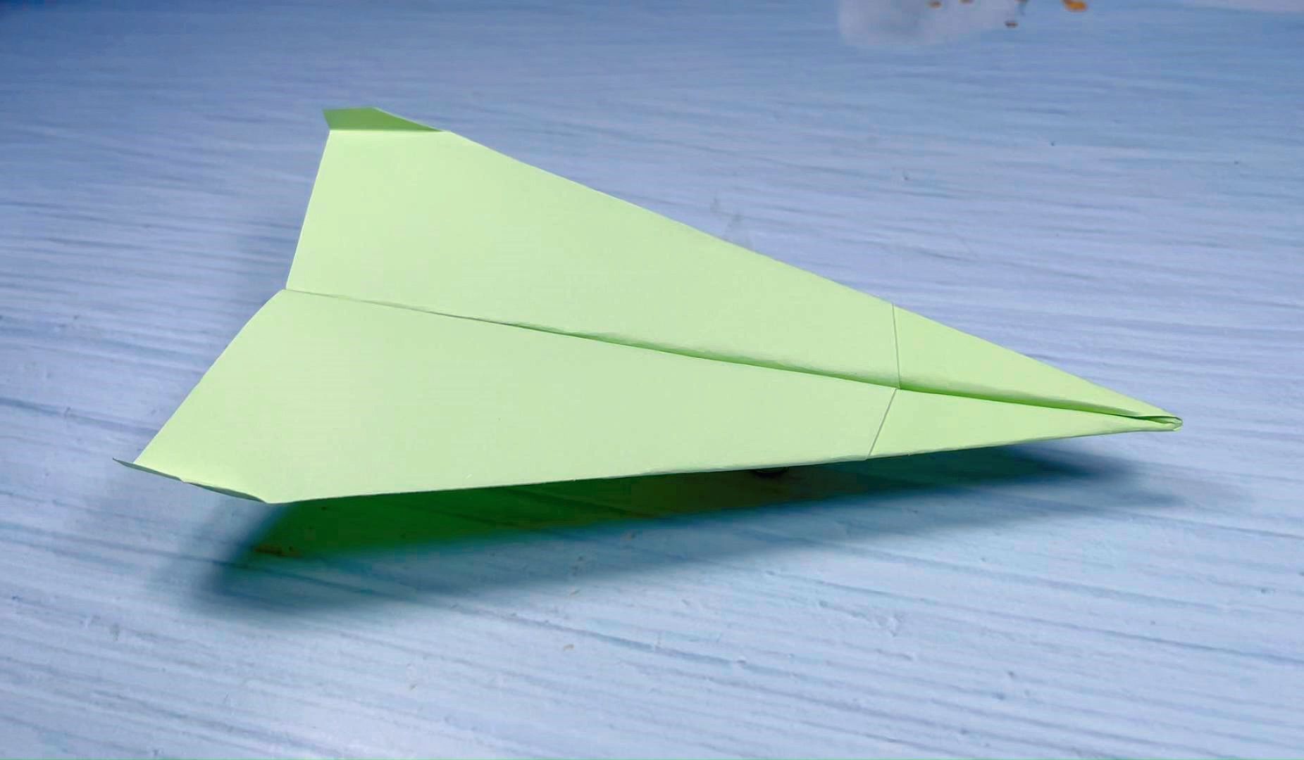 stacked aircraft (stacked aircraft with tail fins)